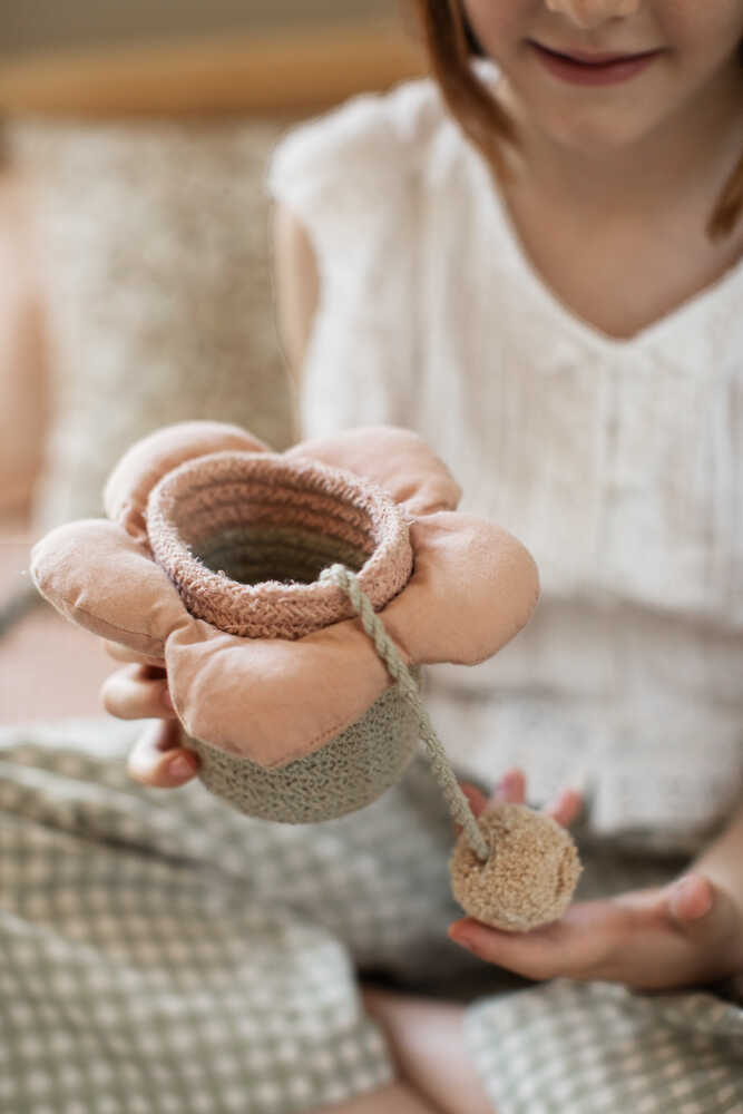 CUP & BALL FLOWER TOY - Image 2
