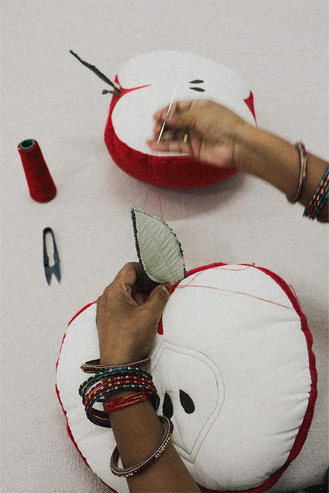 CUSHION APPLE - Image 8