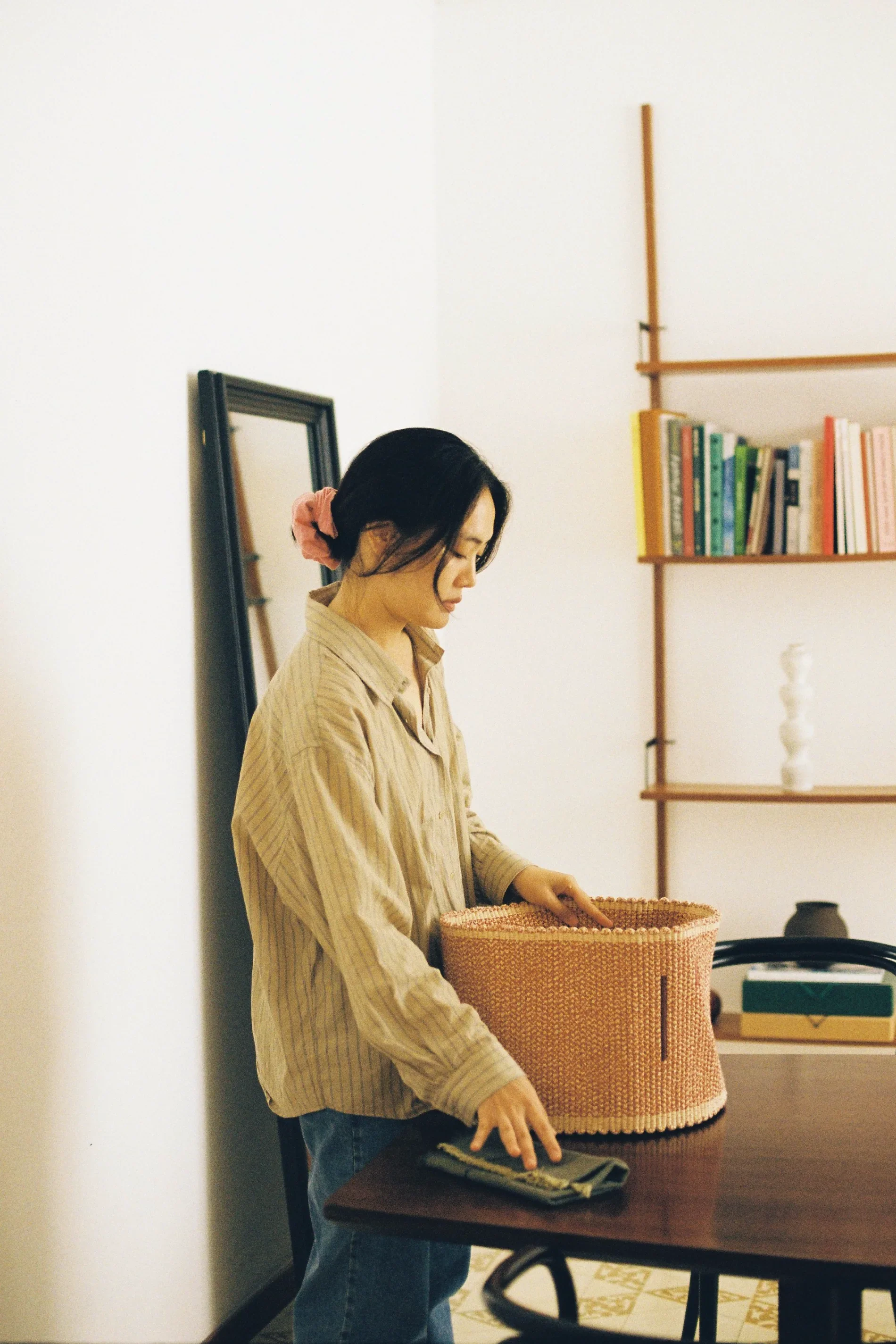HANDLOOM BASKET VERTICAL TERRACOTA