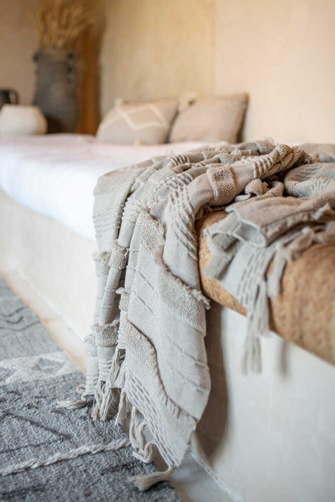 KNITTED BLANKET AIR DUNE WHITE - Image 3