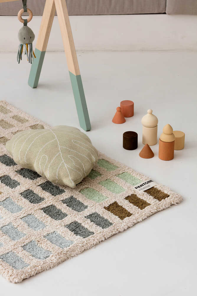 KNITTED CUSHION BABY LEAF OLIVE - Image 2