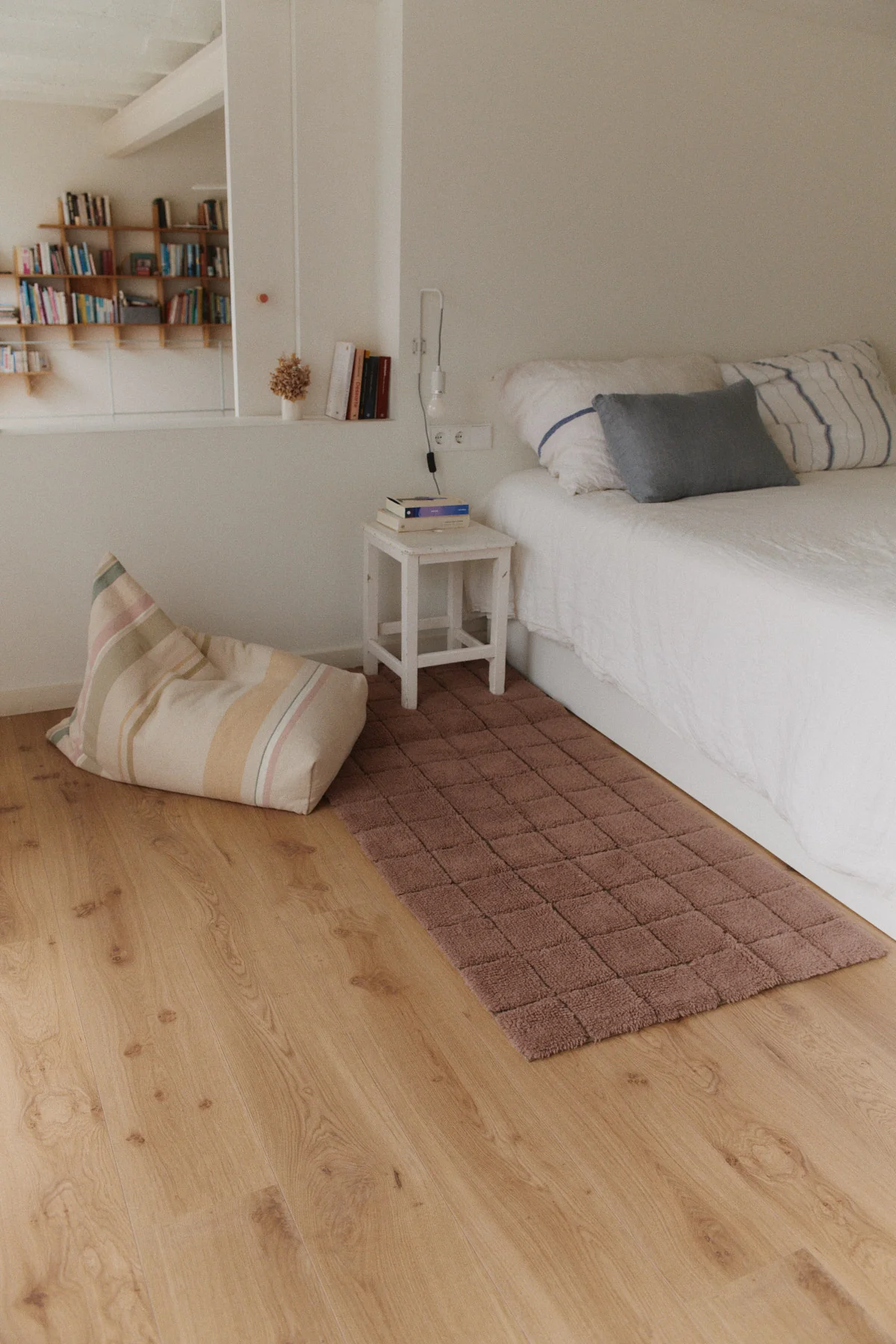 SMALL POUF CLEO MULTI STRIPE - Image 3