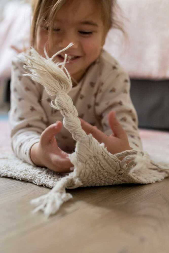 WASHABLE RUG RAMONA THE RADISH - Image 3