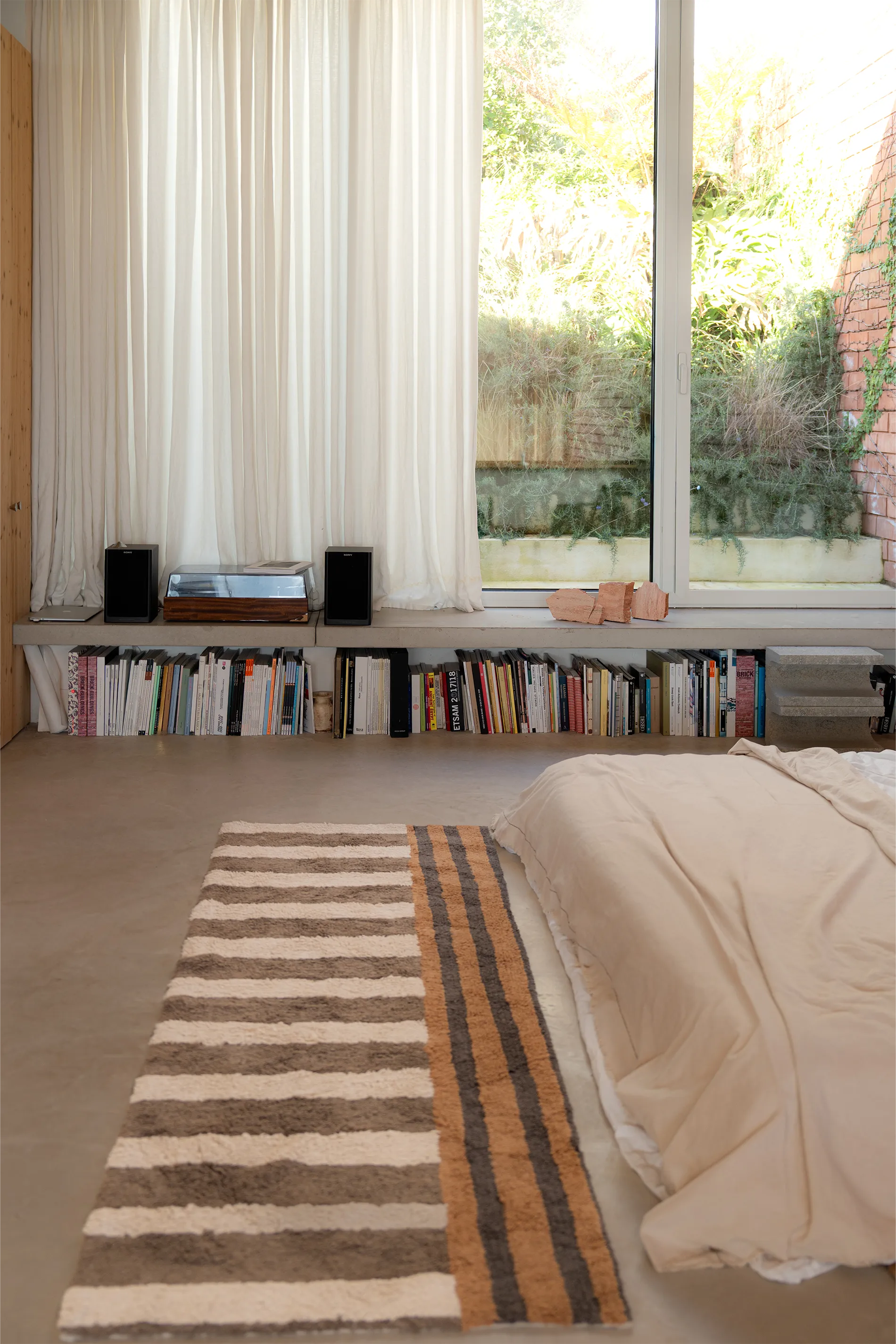 WASHABLE RUNNER RUG COLOR ON EARTH - Image 3